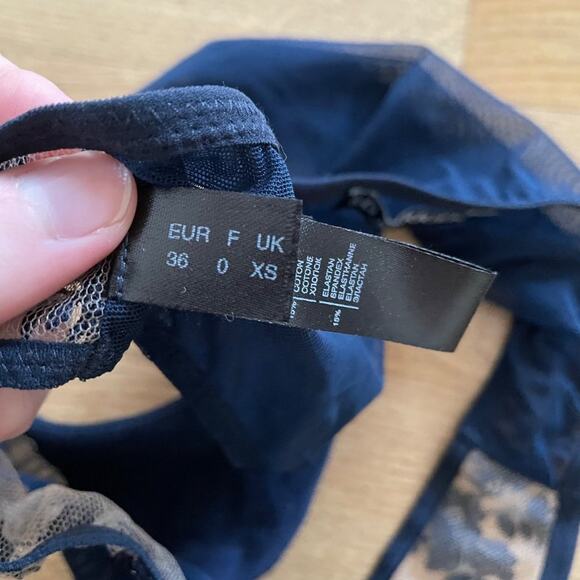 I.D. Sarrieri Tuscan Holiday Embroidered Stretch Tulle Briefs in Navy & Beige - Picture 4 of 8